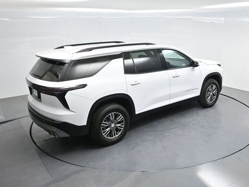 Used 2025 Chevrolet Traverse LT AWD/4WD image 49