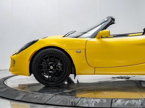 Used 2005 Lotus Elise RWD image 10