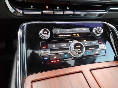Used 2021 Lincoln Navigator Reserve w/ Luxury Package image 26