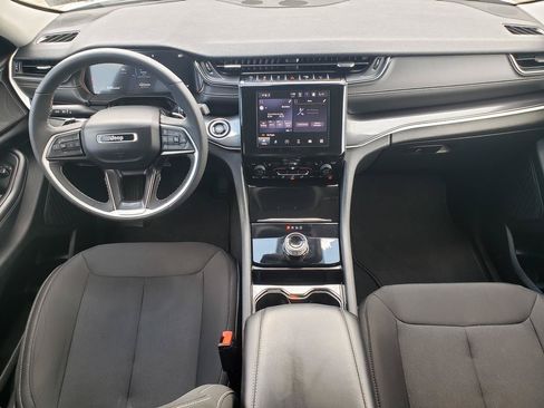 Certified 2023 Jeep Grand Cherokee Laredo w/ Luxury Tech Group I AWD/4WD image 14