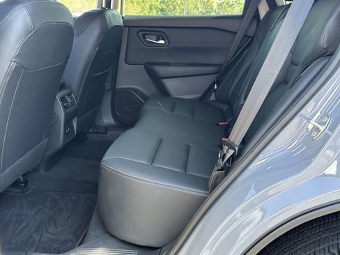 Certified 2025 Nissan Rogue SL AWD/4WD image 23