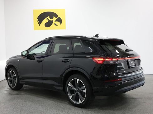 Used 2023 Audi Q4 e-tron Prestige AWD/4WD image 9