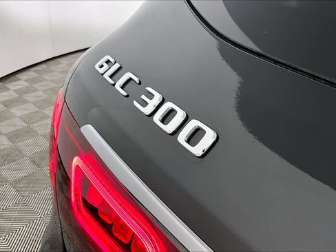 Used 2022 Mercedes-Benz GLC 300 image 9