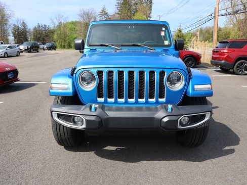Used 2023 Jeep Wrangler Unlimited Sahara AWD/4WD image 2