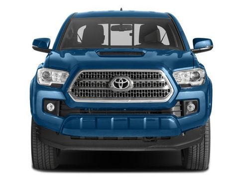 Used 2017 Toyota Tacoma TRD Sport w/ Tow Package AWD/4WD image 4