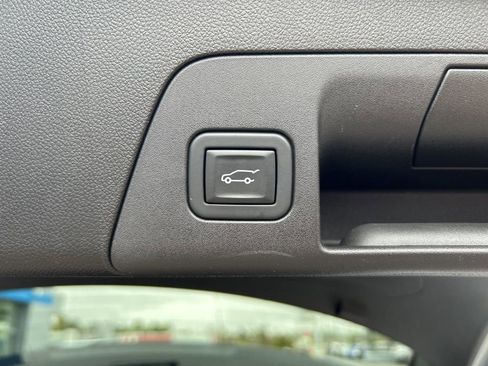 Used 2023 Buick Envision Essence w/ Sport Touring Package image 8