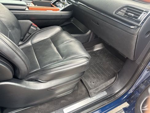 Used 2019 Lincoln Navigator L Reserve image 16