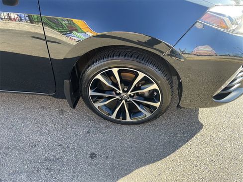 Used 2017 Toyota Corolla SE image 11