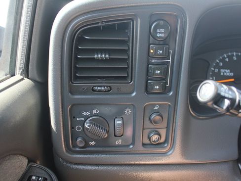 Used 2003 Chevrolet Silverado 1500 LS w/ Off-Road Package AWD/4WD image 18