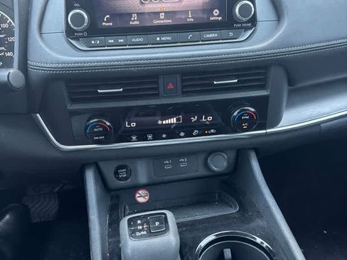 Used 2025 Nissan Rogue SV FWD image 13