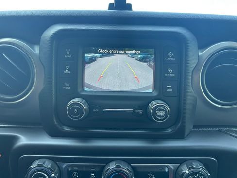 Used 2018 Jeep Wrangler Sport AWD/4WD image 21