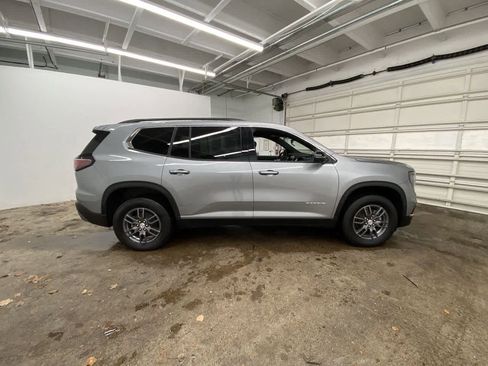 Used 2025 GMC Acadia Elevation image 7