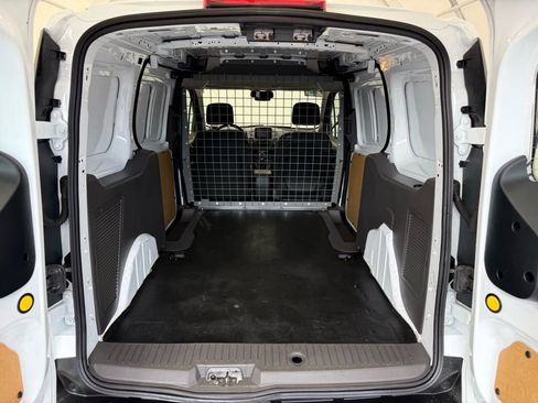 Used 2023 Ford Transit Connect XLT image 5