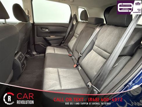 Used 2024 Nissan Rogue SV image 47