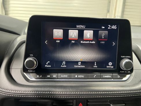 Used 2025 Nissan Rogue SV FWD image 28