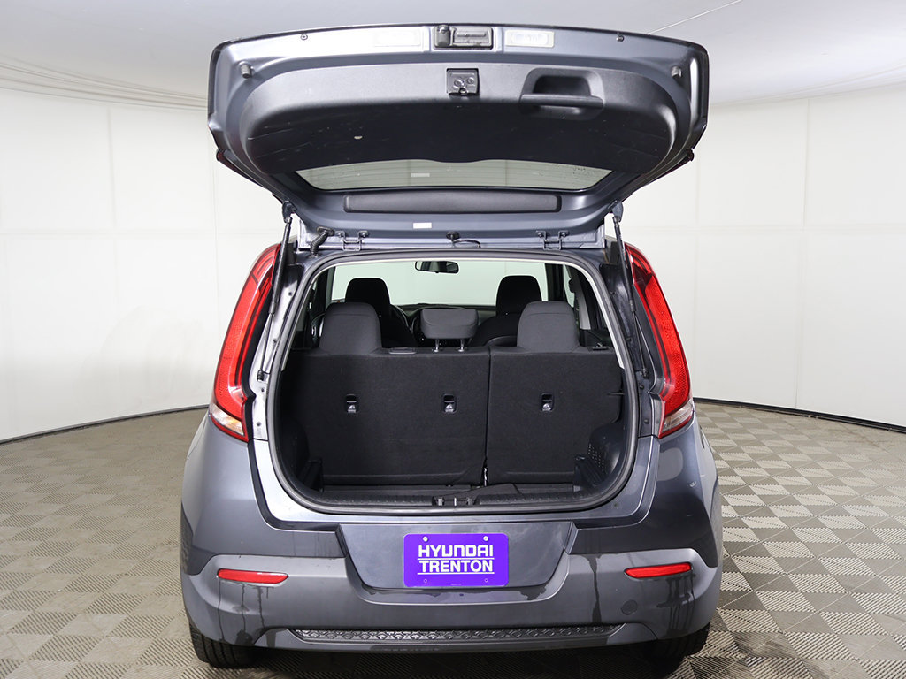 Used 2020 Kia Soul LX FWD image 12