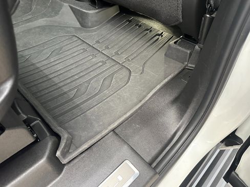 Used 2025 GMC Yukon Denali w/ Denali Reserve Package image 29