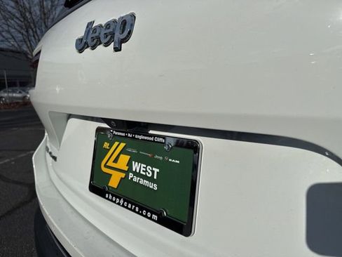 Certified 2022 Jeep Grand Cherokee L Limited image 13