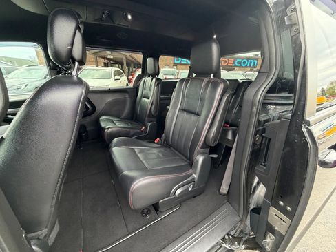 Used 2019 Dodge Grand Caravan GT image 12