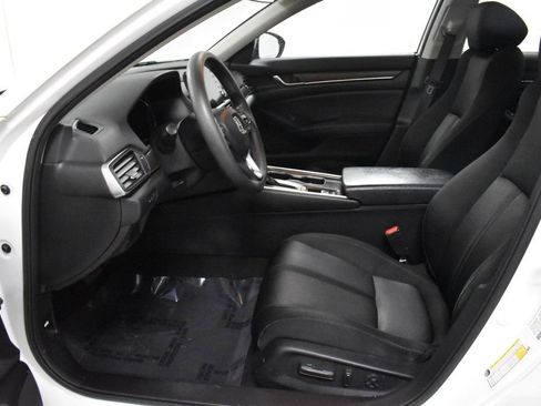 Used 2018 Honda Accord EX image 12