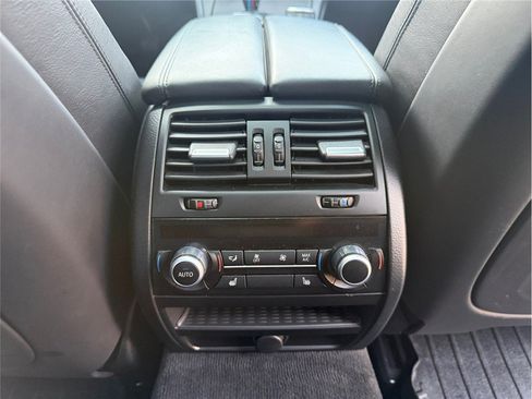 Used 2015 BMW M5 RWD image 34
