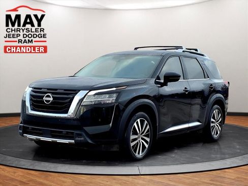 Used 2024 Nissan Pathfinder Platinum w/ Cargo Package image 1