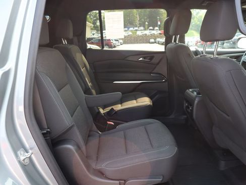 Used 2024 Chevrolet Traverse LT w/ LPO, Floor Liner Package FWD image 33