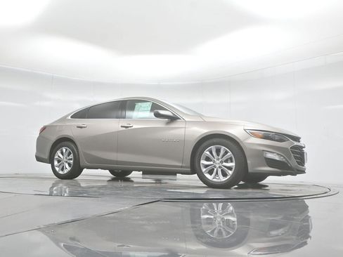 Used 2022 Chevrolet Malibu LT image 47