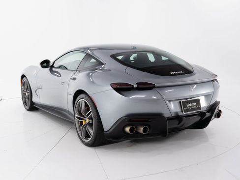 Used 2022 Ferrari Roma image 3