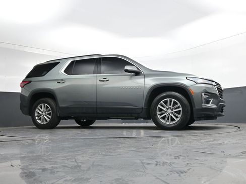 Used 2022 Chevrolet Traverse LT image 20