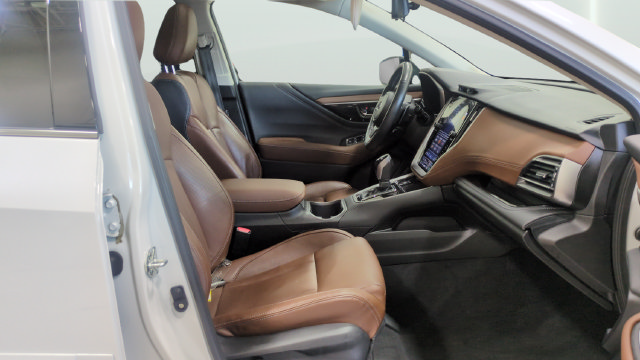 Certified 2025 Subaru Outback Touring AWD/4WD image 12