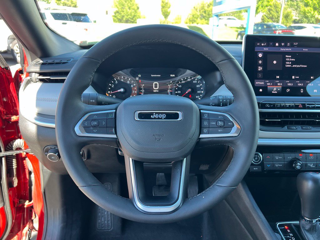 Used 2025 Jeep Compass Limited AWD/4WD image 30