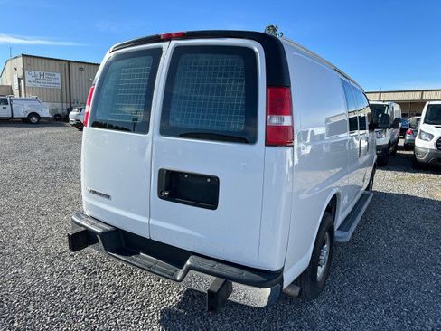 Used 2020 Chevrolet Express 2500 w/ Driver Convenience Package image 9