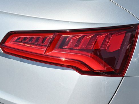 Used 2019 Audi SQ5 Premium Plus w/ Premium Plus Package image 20