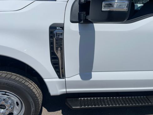 New 2025 Ford F250 XL w/ F-250 >10K GVWR Package RWD image 3