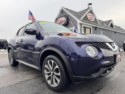 Used 2017 Nissan Juke SV image 1