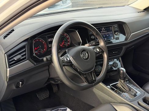 Used 2021 Volkswagen Jetta SE FWD image 36