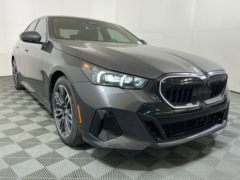 New 2026 BMW 530i w/ M Sport Package RWD image 4