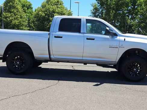 Used 2018 RAM 2500 Tradesman w/ Chrome Appearance Group AWD/4WD image 9