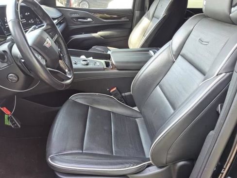 Used 2023 Cadillac Escalade Premium Luxury RWD image 6