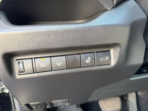 Used 2021 Toyota RAV4 XLE w/ Convenience Package image 15