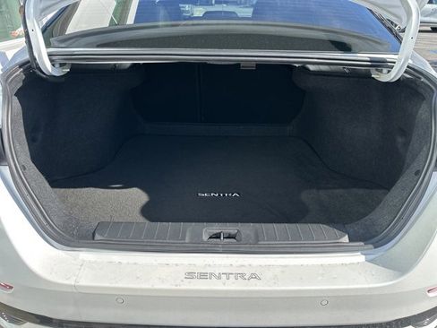 Used 2024 Nissan Sentra SR w/ SR Premium Package image 17