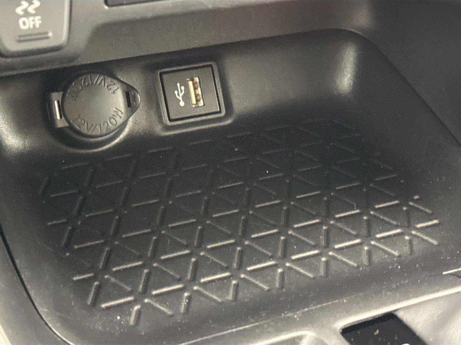 Certified 2025 Toyota RAV4 XLE FWD image 26