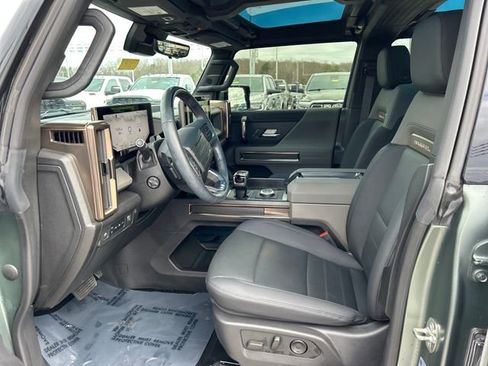Used 2024 GMC Hummer EV 3X image 17