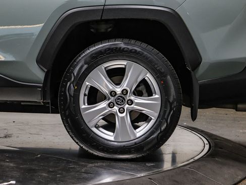 Certified 2020 Toyota RAV4 XLE w/ Convenience Package FWD image 11