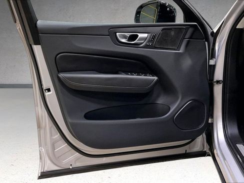 Used 2023 Volvo XC60 T8 Ultimate image 20