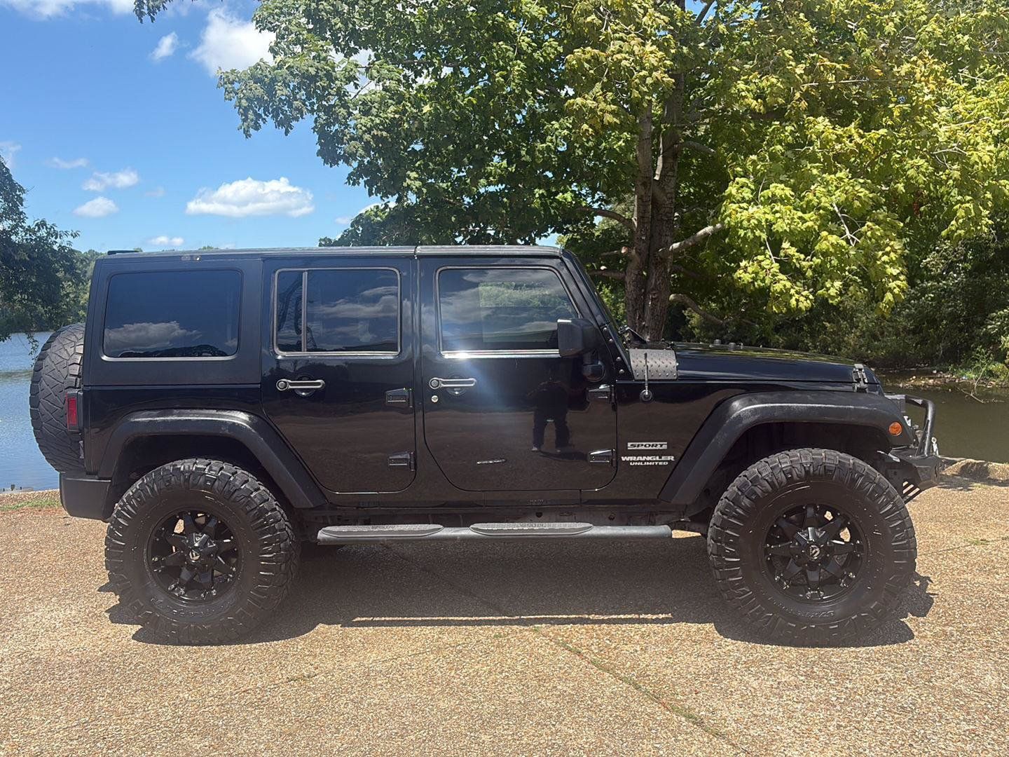 Used 2016 Jeep Wrangler Unlimited Sport w/ Quick Order Package 24S AWD/4WD image 3