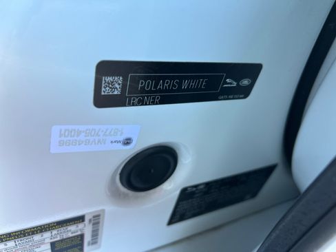 Used 2017 Jaguar XF Premium image 24