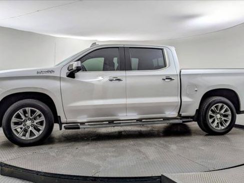 Used 2022 Chevrolet Silverado 1500 High Country w/ Technology Package image 3