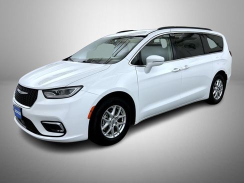 Used 2022 Chrysler Pacifica Touring-L FWD image 1